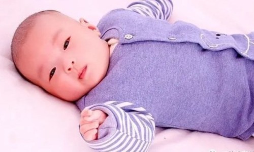 婴儿后背出汗是热吗-一个月婴儿背部出汗网 - 一个月婴儿背部出汗怎么回事,一个月婴儿背部出汗怎么回事